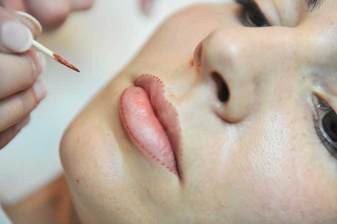 Lippenschattierung mit kontur Bild 1