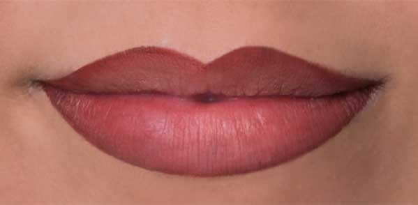 Lippentätowierung